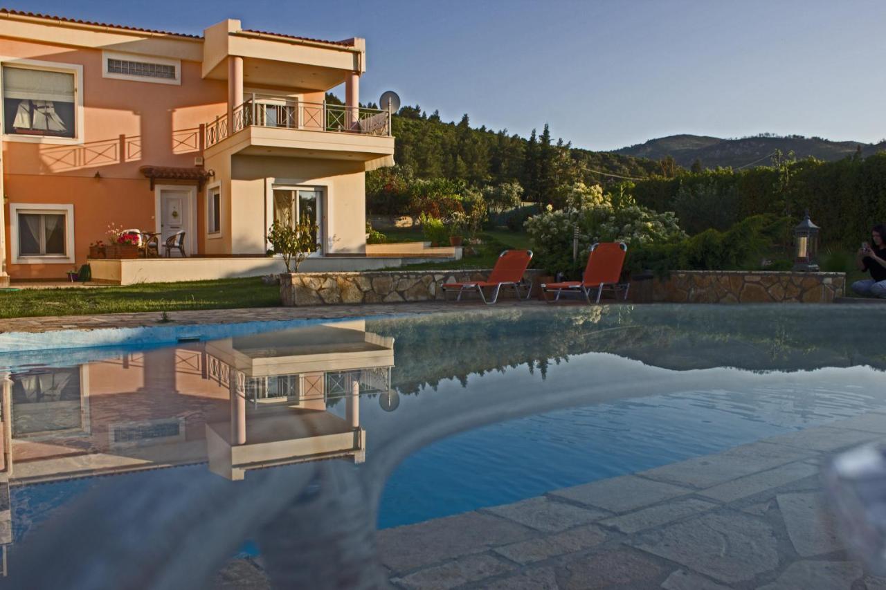 Brina'S Luxury Apartments Agioi Apostoloi  ภายนอก รูปภาพ